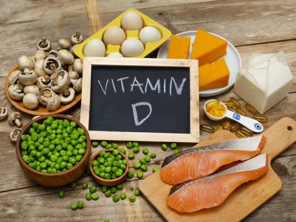 Витамин D
Един важен витамин за усвояването на калций, който е необходим за поддържане на здрави кости. Според редица изследвания, има връзка между дефицита на витамин D и мигрената, напълняването и усещането за тревожност. Витамин D е от съществено значение за тялото ни, за да се бори с възпалението и да подобрява здравето на нервите. Когато страдаме от дефицит на витамина, ставаме по-склонни към възпаление, което влияе върху развитието и прогресирането на мигрена.&nbsp;&nbsp;Снимка: istock