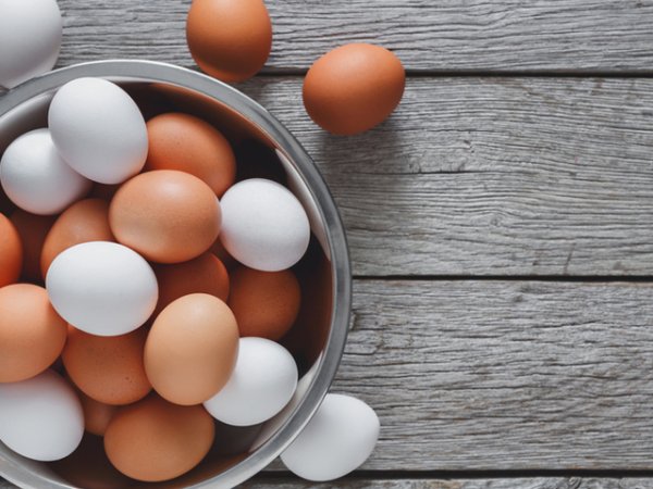 Яйца&nbsp;В яйцата се съдържа изключително полезен микс от хранителни вещества, които стимулират топенето на калории. Сред тях са витамини, минерали, протеини, аминокиселини, които дават усещане за дълготрайна ситост.&nbsp;Снимка: istock