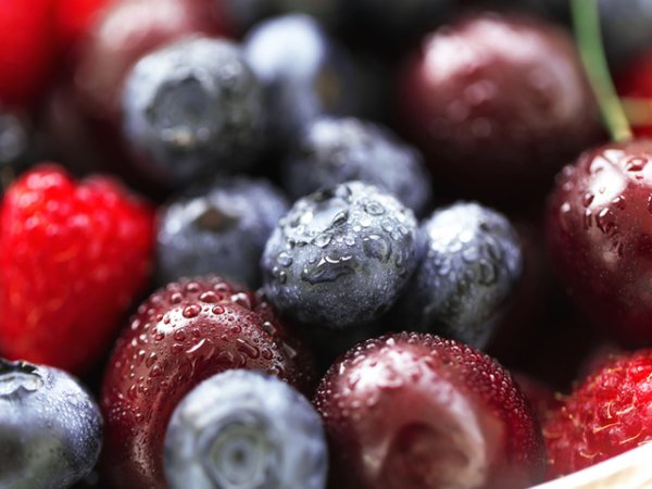 Горски плодове&nbsp;Горските плодове са сред най-богатите доставчици на полезни антиоксиданти в природата. Те са бедни на калории, които ги прави важни и за контрола на диабета, освен на теглото.&nbsp;Снимка: istock