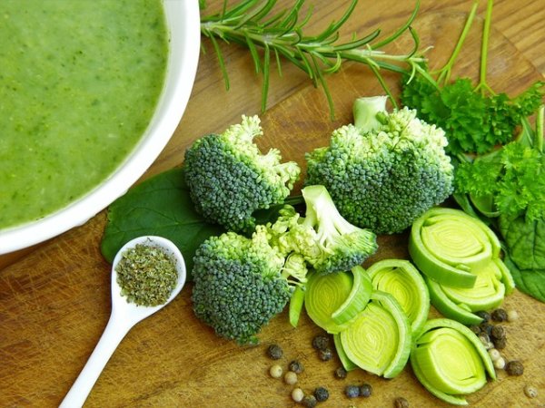 Кръстоцветни зеленчуци
Зеленчуци като броколи, карфиол, зеле и брюкселско зеле, също са едни от препоръчаните от нутриционистите за детокс на организма. Редовната им консумация ще ви осигури витамин С и разтворими фибри, които тялото използва за елиминиране на излишните хормони като естроген.&nbsp;Снимка: pixabay
