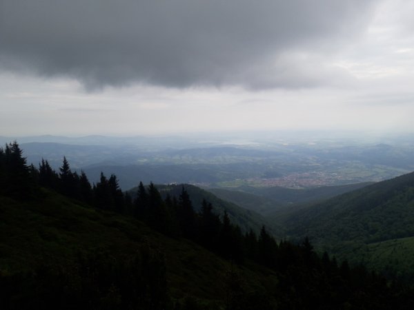 Към връх Ком се вижда Берковица.&nbsp;Снимка: личен архив