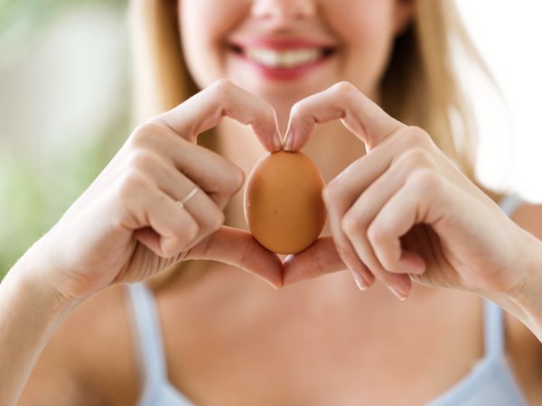 Яйца&nbsp;
Един от най-добрите източници на протеини са яйцата. В тях се съдържа и витамин D, който играе съществена роля в усвояването на калция, а това е важно за превенцията на остеопороза при жените.&nbsp;Снимка: istock