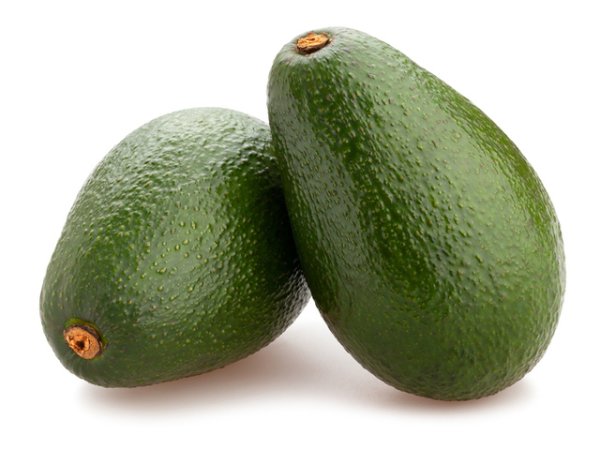 Цяло авокадо&nbsp;Ако имате цяло авокадо в повече, което няма да използвате скоро или го чакате да узрее, има вероятност то да започне да покафенява и да се развали. За да го предпазите от това, сложете го в хартиена торбичка и го съхранявайте в хладилник. Това ще помогне на авокадото да остане с гладка зелена ципа за по-дълго.&nbsp;Снимка: istock