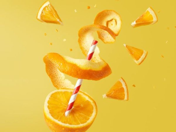 За добро очно здраве
Според западни изследвания, консумацията на един портокал на ден, може да намали с до 60% риска от развитие на макулна дегенерация, която обикновено възниква при естествения процес на стареене. От друга страна витамин С е много важен за нашето зрение, тъй като допринася за здрави кръвоносни съдове в очите.&nbsp;Снимка: unsplash