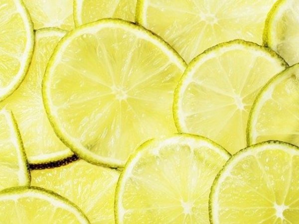 Лимони
Както знаем, лимоните са много богати на витамин С, който е важен за укрепване на имунната ни система. Но витаминът също така помага за подобряване на вагиналния имунитет, като по този начин матката може да отблъсне бактериите и да се намали рискът от инфекции.&nbsp;&nbsp;Снимка: pixabay