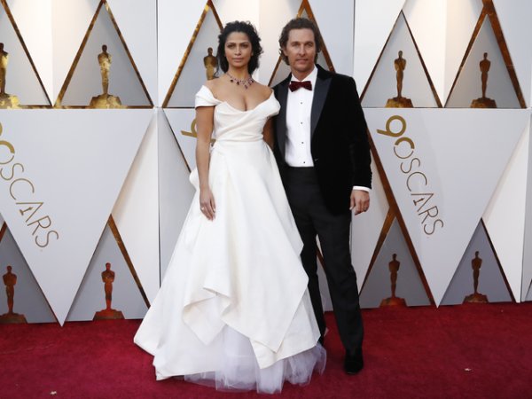 Една от най-красивите и елегантни двойки в Холивуд - Матю Макконъхи и съпругата му Камила.&nbsp;Снимка: Reuters