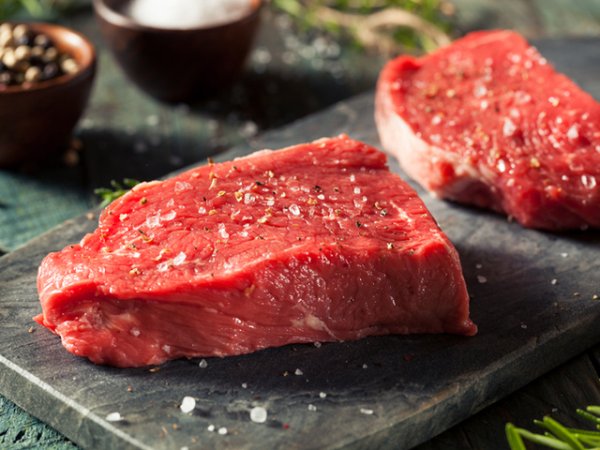 Телешко месо&nbsp;Телешкото месо съдържа широка гама от витамини от група В. То е особено богато на витамин В3, В6 и В12, които са съществени за метаболизма и нивата на енергия.&nbsp;Снимка: istock
