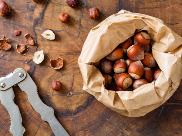 Лешници&nbsp;Вкусните меки ядки на лешника са невероятно полезни. В 30 грама лешници се съдържат около 4,3 милиграма витамин Е.&nbsp;Снимка: istock