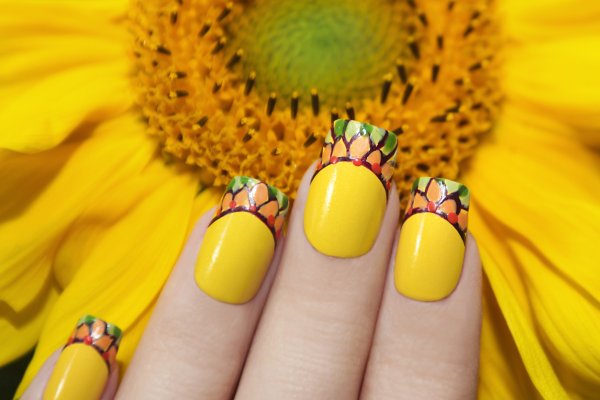 Слънце в ноктите за лятото. Снимка: istock