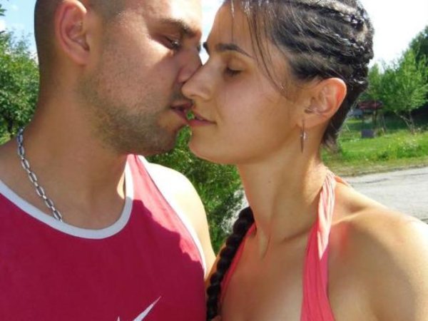 Бисерка Иванова: Една усмивка от случаен човек и една истинска целувка от любим човек, поддържат една жена да бъде истинска жена!