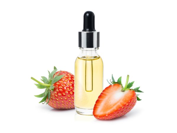 Попива бързо в кожата
Маслото от ягодови семена бива наричано &bdquo;сухо масло&ldquo;. Това означава, че се абсорбира бързо и лесно и не оставя следи върху кожата. Маслото е богато на елагова киселина, (която е естествен фенолен антиоксидант, открит в много плодове и зеленчуци), а това, че се съдържа в маслото от ягодови семена е основната причина то да се смята за толкова полезно за здравето и красотата на кожата. Снимка: istock