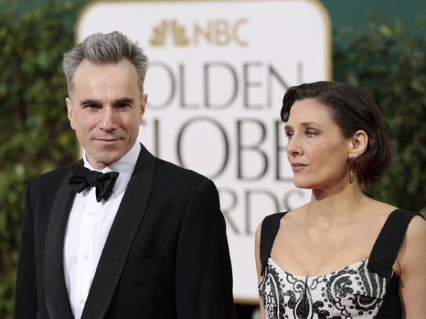 Даниел Дей Люис и съпругата му Ребека Милър. Актьорът получи награда за ролята си на Ейбрахам Линкълн в едноименния филм на Стивън Спилбърг. Снимка: Reuters