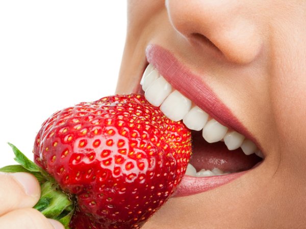 Ягоди
Вкусните и ароматни плодове са богати на витамин С и фибри. Те са с нисък гликемичен индекс, което означава, че имат много слабо въздействие върху нивата на кръвната захар, което ги прави идеална храна за хора с диабет. Витамин С е един от най-важните за синтеза на колаген.
Снимка: istock