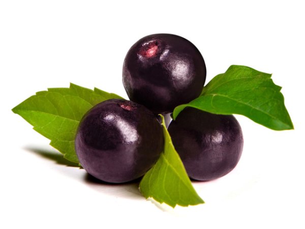 Акай бери
Малките сини плодчета са богати на антиоксиданти и есенциални мастни киселини. Полезни са за здравето на сърцето, мозъчната функция, но и са перфектната антистарееща грижа.
Снимка: istock
