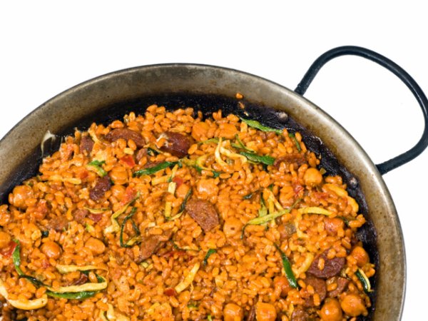 Нахут с ориз и наденица –  Рецептата вижте тук.