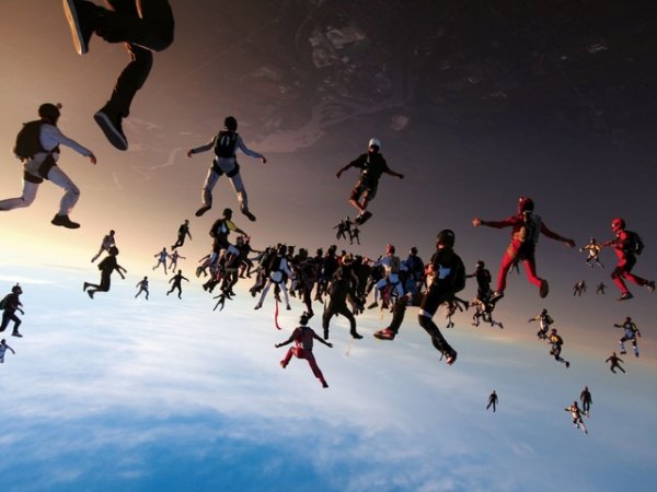 138 парашутисти във въздуха. Снимка:&nbsp;brianbuckland.com