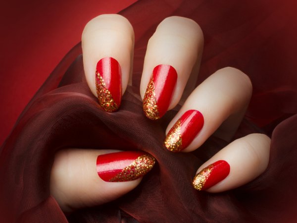 Червен маникюр
Дамите, които избират червен лак за ноктите си са уверени, независими. На моменти твърде инатливи, но и огнени в любовта. Снимка: istock