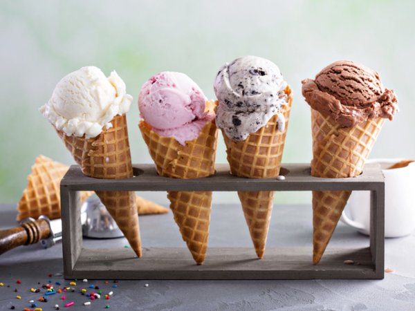 Сладолед
Ако искате плоско коремче, откажете се от сладоледа. Храните, богати на захар, неизбежно се превръщат в коремна мазнина, която е най-вредната мазнина в тялото ви.&nbsp;&nbsp;Снимка: Istock