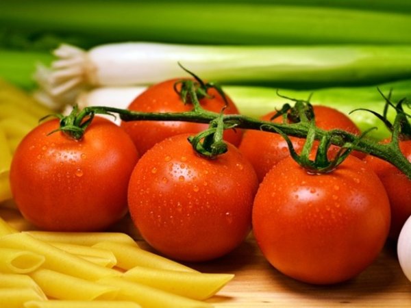 Домати
Чаша домати ще ви осигури около 1,25 мкг хром. Това е около 3,5% от дневния препоръчителен прием на микроелемента. Ако съчетаете доматите с броколи, парче говеждо месо, сутринта ви е започната с фреш и овесена каша, замислете се как здравословното хранене ви осигурява достатъчно от хрома. Разбира се бихте могли да допълните и с хранителни добавки.&nbsp;Снимка: Pixabay