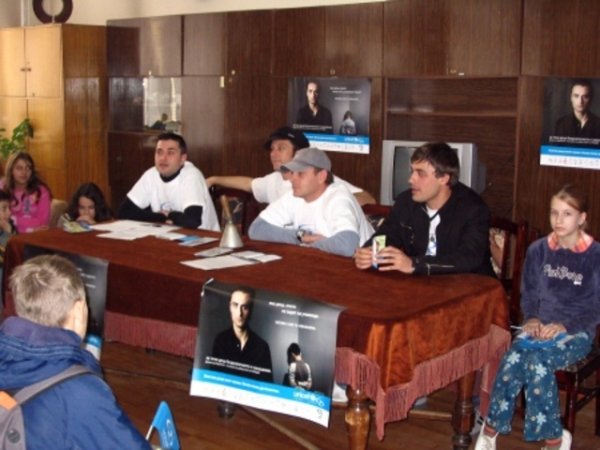 Владимир Карамазов, Юлиян Вергов, Деан Донков и Георги Любенов представят кампанията в 6 ОУ “Граф Игнатиев”