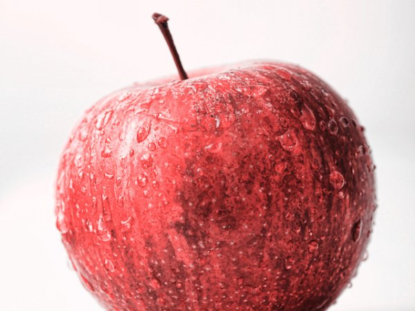 ДА на Червените ябълки! Мощните съединения в ябълките могат да облекчат някои от симптомите на алергичните реакции. Добър източник са на витамин С, който предпазва от появата на алергии и астма. Витамин С се съдържа в червените чушки, доматите, цитрусовите плодове. Снимка: Sxc.hu