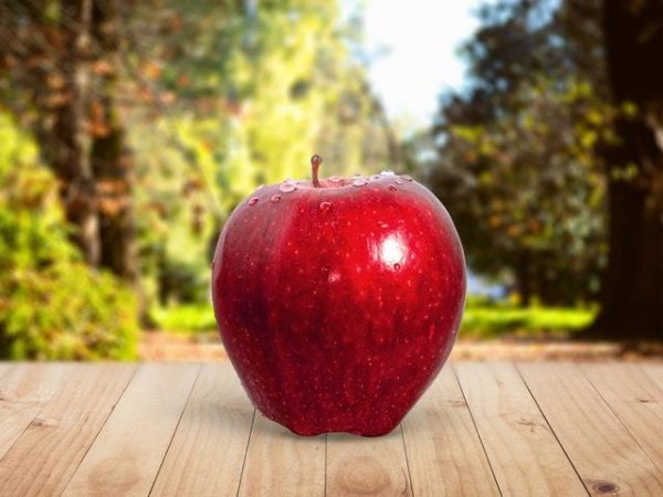 Ябълки
Ябълките са един от най-добрите плодове за детоксикация на тялото. Те съдържат ценни витамини, минерали, но и пектин, който помага на черния дроб да елиминира голяма част от токсините в организма. Също така ябълчената киселина в плода, също помага за отстраняването на токсините и пречиства кръвта. Хапвайте всеки ден по една ябълка за добро здраве.&nbsp;
Снимка: pexels