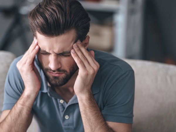 Клъстерно главоболие
Това е вид тежко главоболие, много необичайно, среща се по-рядко от мигренозното главоболие. Може да продължи с дни, а болката се усеща сякаш зад окото. Как да му въздействате? Според някои източници моминска вратига е растението, което може да облекчи тежкото главоболие.&nbsp;Снимка: istock