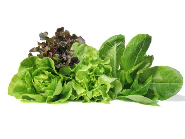 Зелени листни зеленчуци&nbsp;Тъмнозелените и светлозелените листни зеленчуци са изключително здравословен избор за вашата диета, защото са много богати на фибри, антиоксиданти и фибри. Те насърчават редукцията на излишни мазнини по тялото, включително коремната област, тъй като понижават риска от диабет, стабилизират кръвната захар, спомагат за нормалното синтезиране и пренос на хормони, съдържат калций и витамин С &ndash; други два важни елемента за топенето на коремните мазнини. В допълнение листните зеленчуци са много бедни на калории, което позволява по-обилната им консумация.&nbsp;Снимка: istock