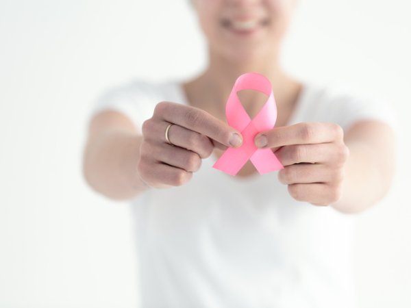 Бори се с ракаМощните антиоксиданти в джинджифила се борят с различни видове рак, включително рак на гърдата, дебелото черво, стомаха, яйчниците. Снимка: istock