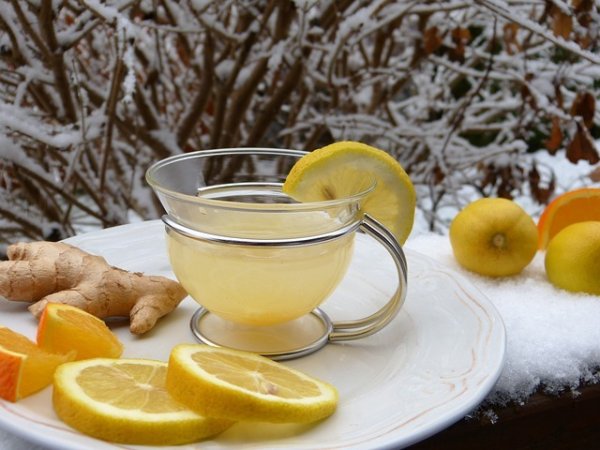 Лимонов сок
Лимоновият сок ефективно може да облекчи разстроения стомах, в резултат на непоносимост към лактозата. В чаша с топла вода добавете малко мед и сок от пресен лимон. Разбъркайте и изпийте напитката.&nbsp;&nbsp;Снимка: Pixabay