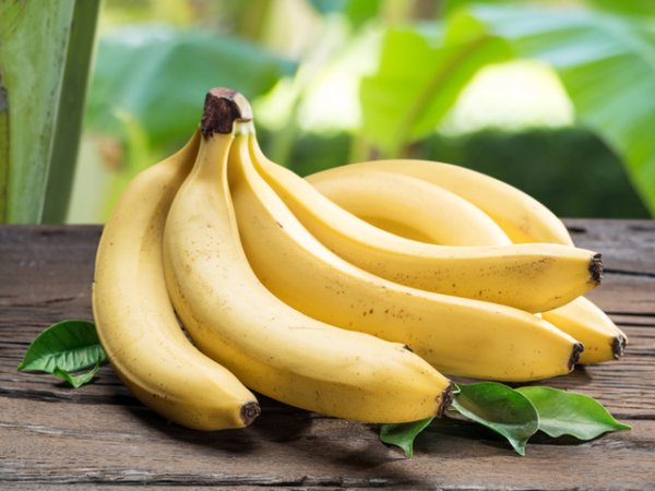 Банани&nbsp;Този фантастичен плод е богат на магнезий, който има противоалергични свойства. Витамин С в него допълнително подобрява състоянието на кожата в качеството си на антиоксидант.&nbsp;Снимка: istock