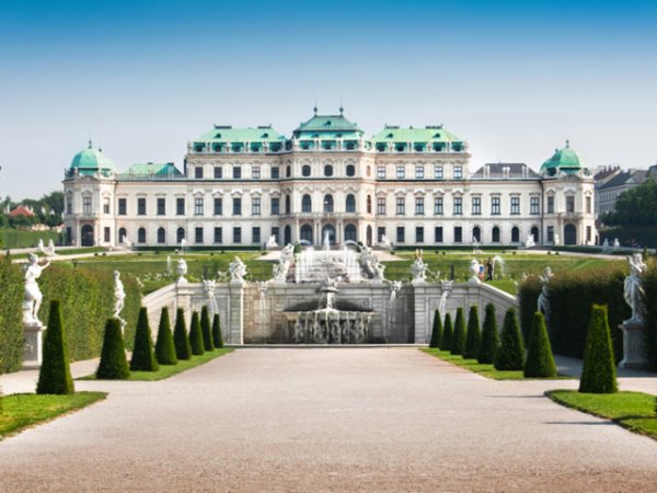 Виена&nbsp;Виена, този символ на барокова и готическа красота, съчетана със съвременен сецесион, скоро може да промени тотално облика си под натиска на модерното строителство. През 2018 година ЮНЕСКО постави Виена в списъка си за застрашено културно наследство.&nbsp;&nbsp;Снимка: istock