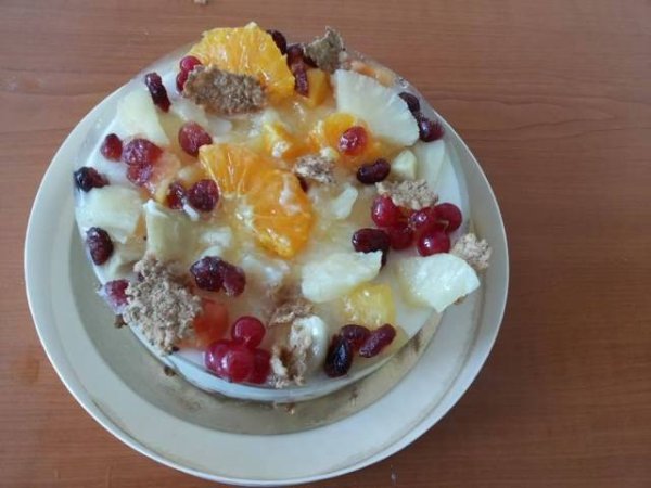 Диетична торта с корнфлейкс и плодове &ndash; рецептата вижте тук.