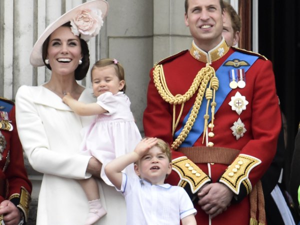 Принц Уилям:&nbsp;"Искам да прекарвам колкото се може повече време с Шарлот и Джордж, защото знам и осъзнавам колко важни са тези ранни години за децата, и защото съм видял какво тя (Даяна) направи за нас."
Снимка: Reuters
