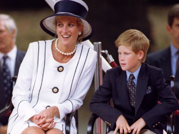Принц Хари: "Интуитивно знам какво мама би искала от мен да направя и да прогресирам с работата, която тя не успя да завърши."
Снимка: Reuters